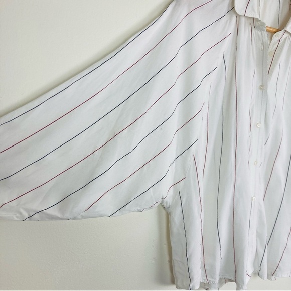 Sacrecoeur striped button front shirt with raglan sleeves and boxy fit. Small - Picture 2 of 8